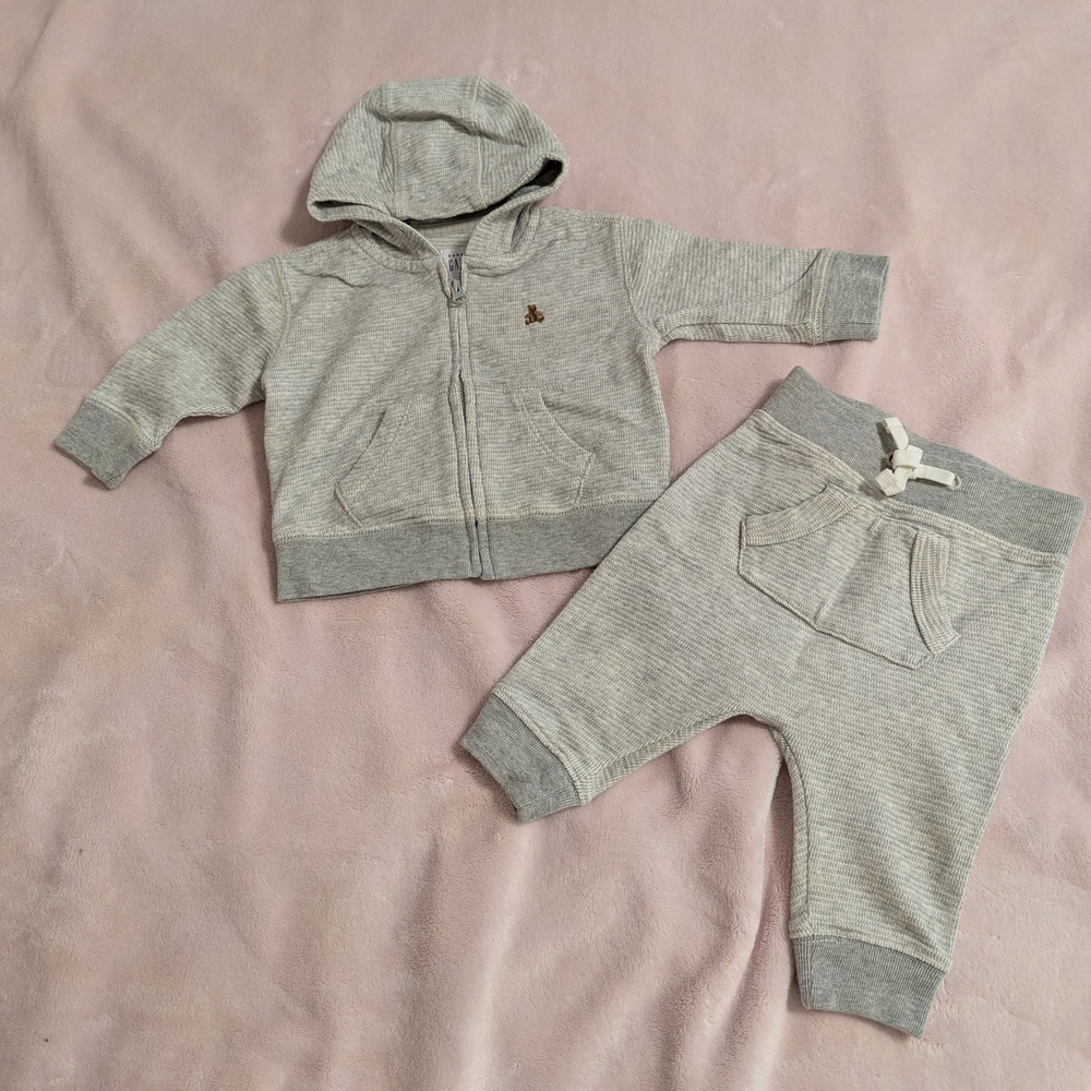 GAP Baby Gray Matching Set 3-6 Months Like New